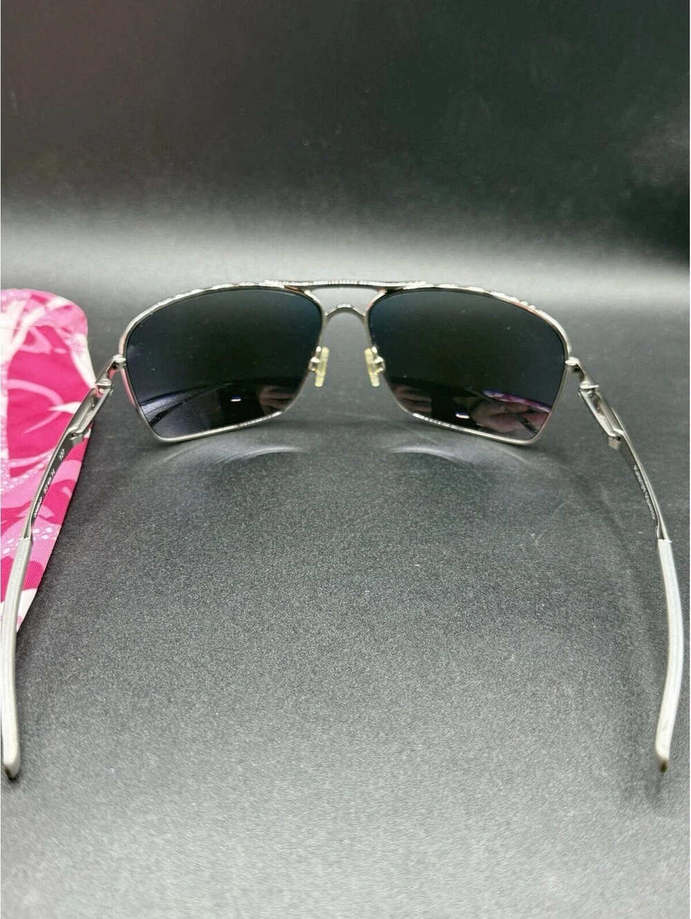 Oakley peeling minor